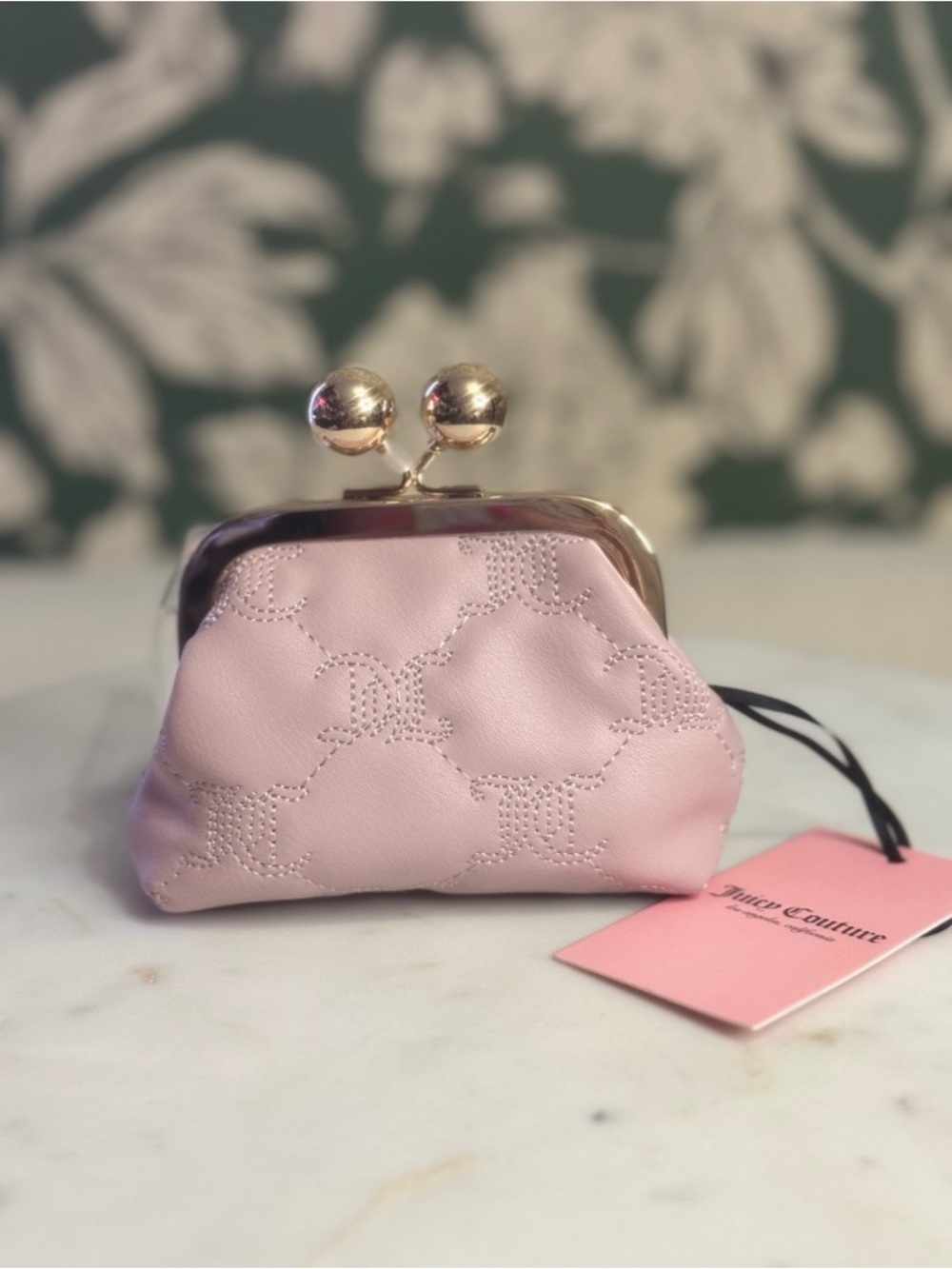 Juicy Couture Blush Quilted Kiss-Lock Crossbody with Gold Chain - Picture 2 of 6